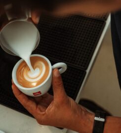 Blou Café / Deli / Bakery